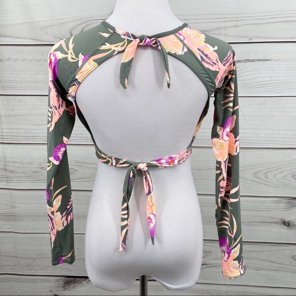ROXY Castaway Floral Knotted Crop Rash Vest Top - Picture 3 of 8